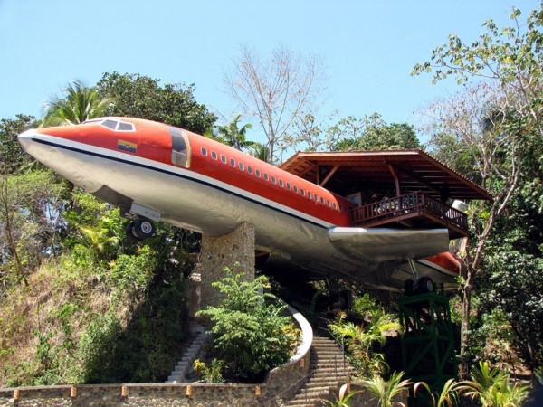 boeing-727-is-transformed-into-hotel-suite-in-costa-rican-de (1)